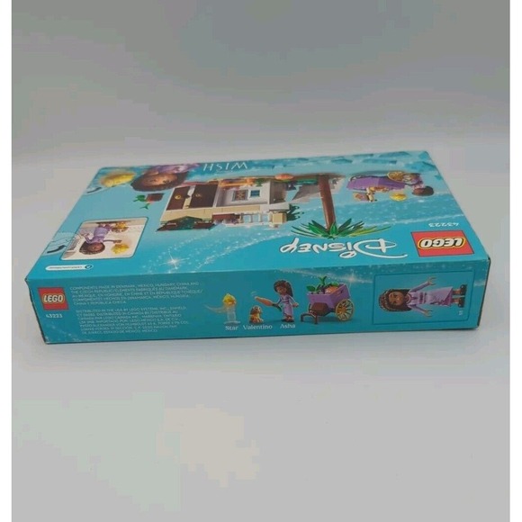 LEGO Disney Wish: Asha in The City of Rosas 43223 Building Toy Set - Picture 4 of 6